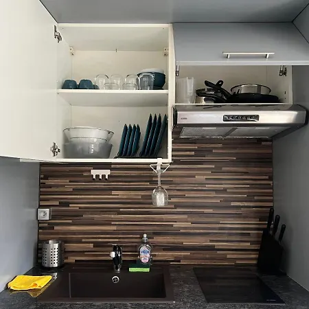 Dnn: Stylish With Free Wifi And Parking Near Basel Apartment *
